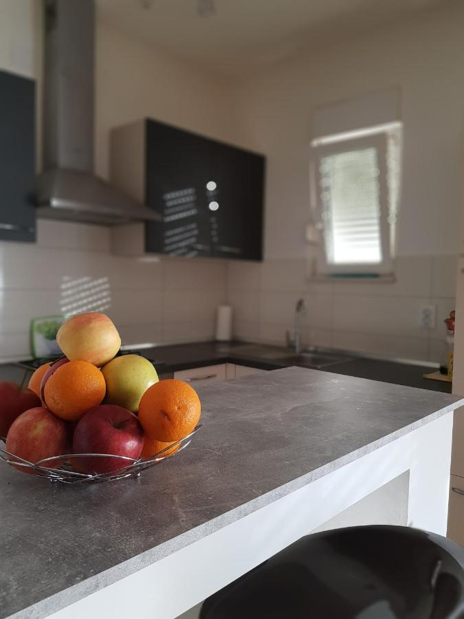 Apartmani Milutin Brodarica  Εξωτερικό φωτογραφία