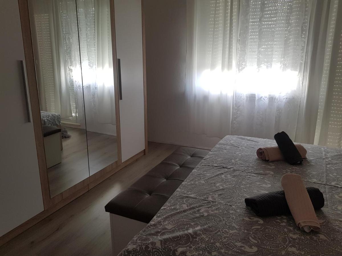 Apartmani Milutin Brodarica  Εξωτερικό φωτογραφία