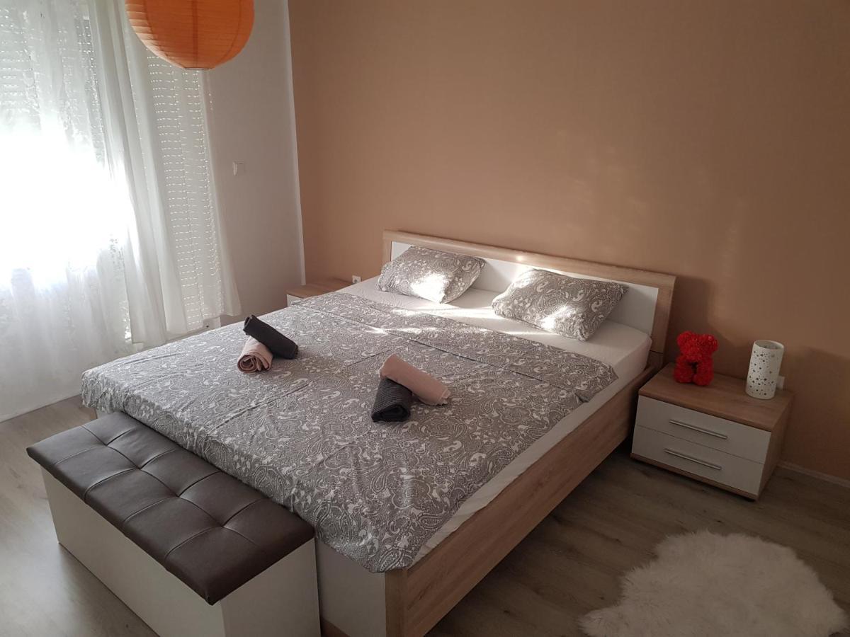 Apartmani Milutin Brodarica  Εξωτερικό φωτογραφία